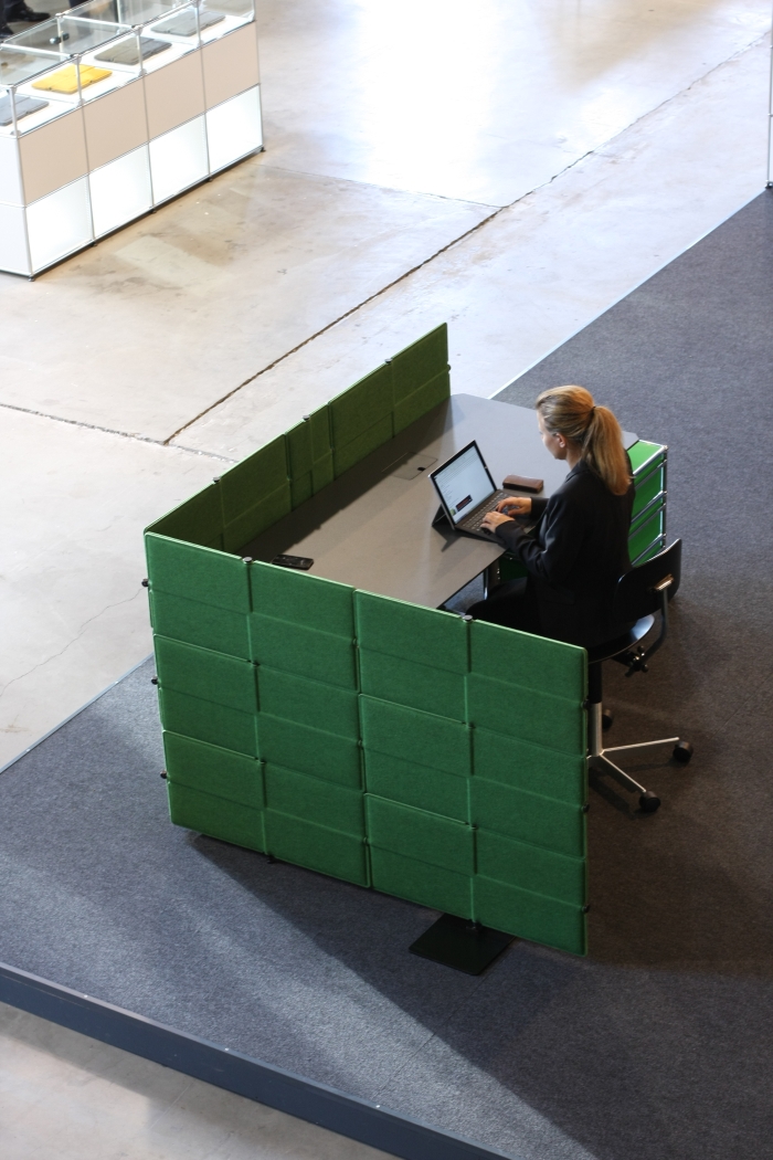 USM Privacy Panels as a desk centred solution