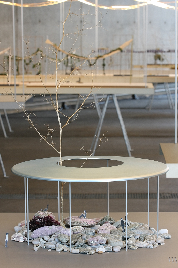 Abris et rochers, Ronan & Erwan Bouroullec - Rêveries Urbaines, Vitra Design Museum