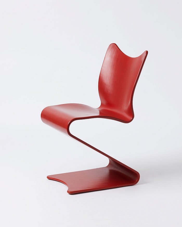 Cantilever chair Nr 275 by Verner Panton through August Sommer for Gebrüder Thonet (Photo © and courtesy Die Neue Sammlung – The Design Museum, Munich)